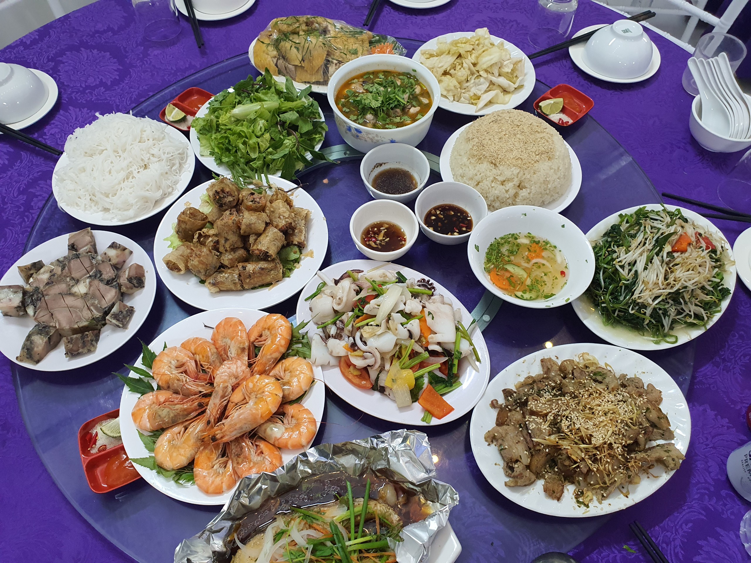 Ăn món 200k/suất