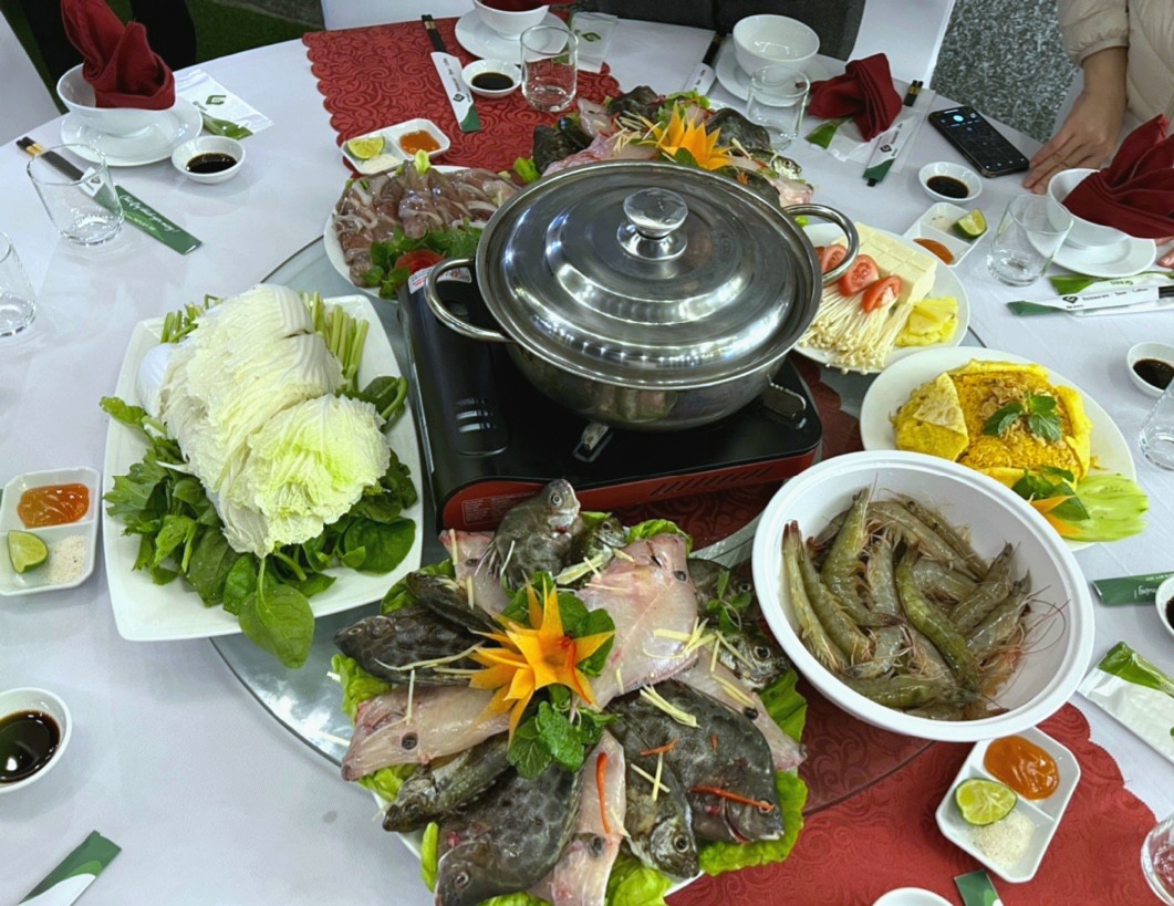 Ăn lẩu 200k/suất