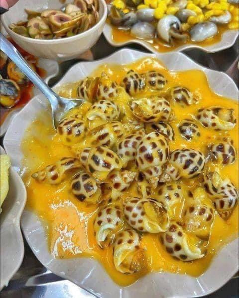 ỐC HƯƠNG SỐT BƠ TỎI