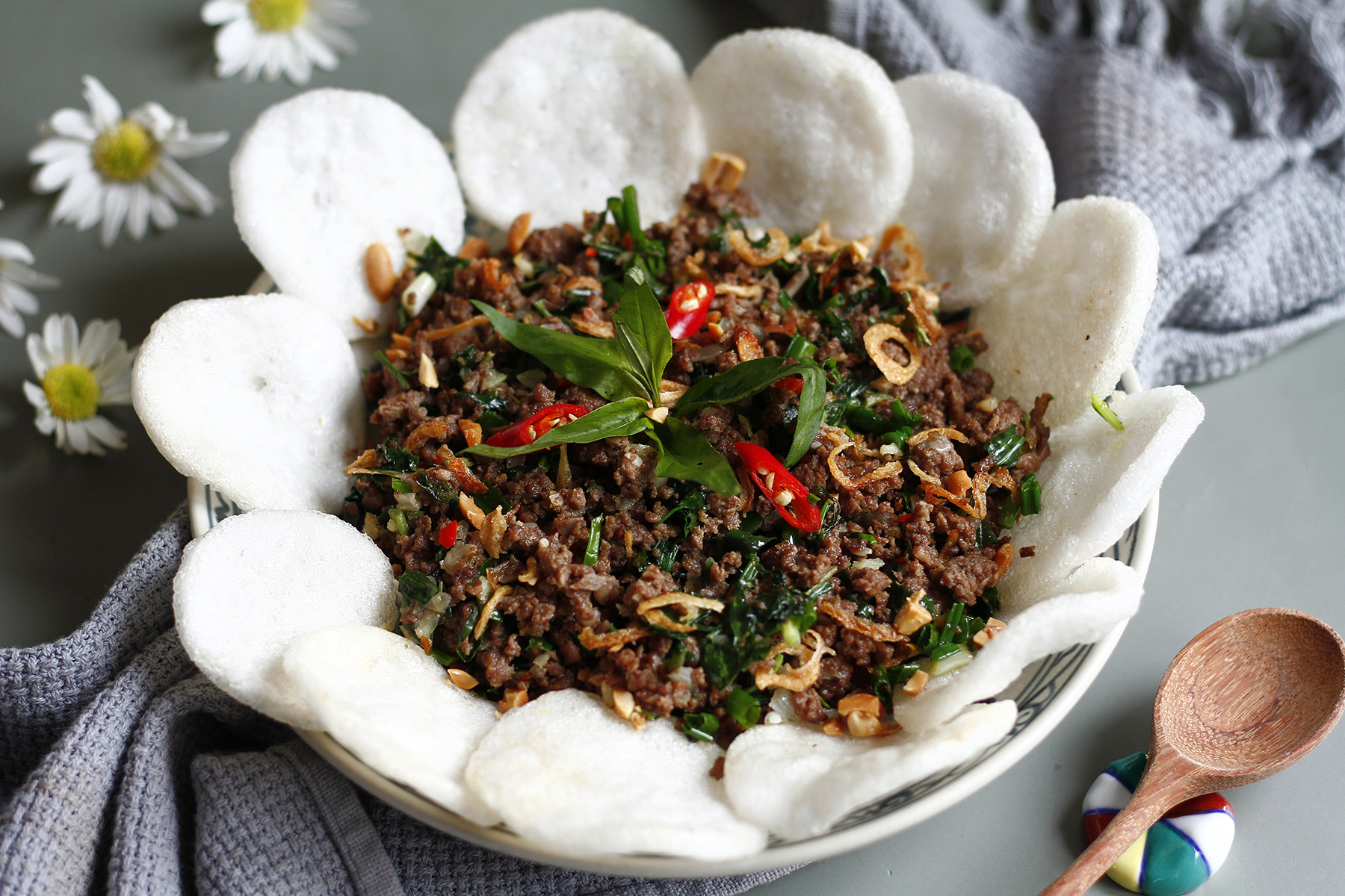 Bò băm xúc phồng tôm