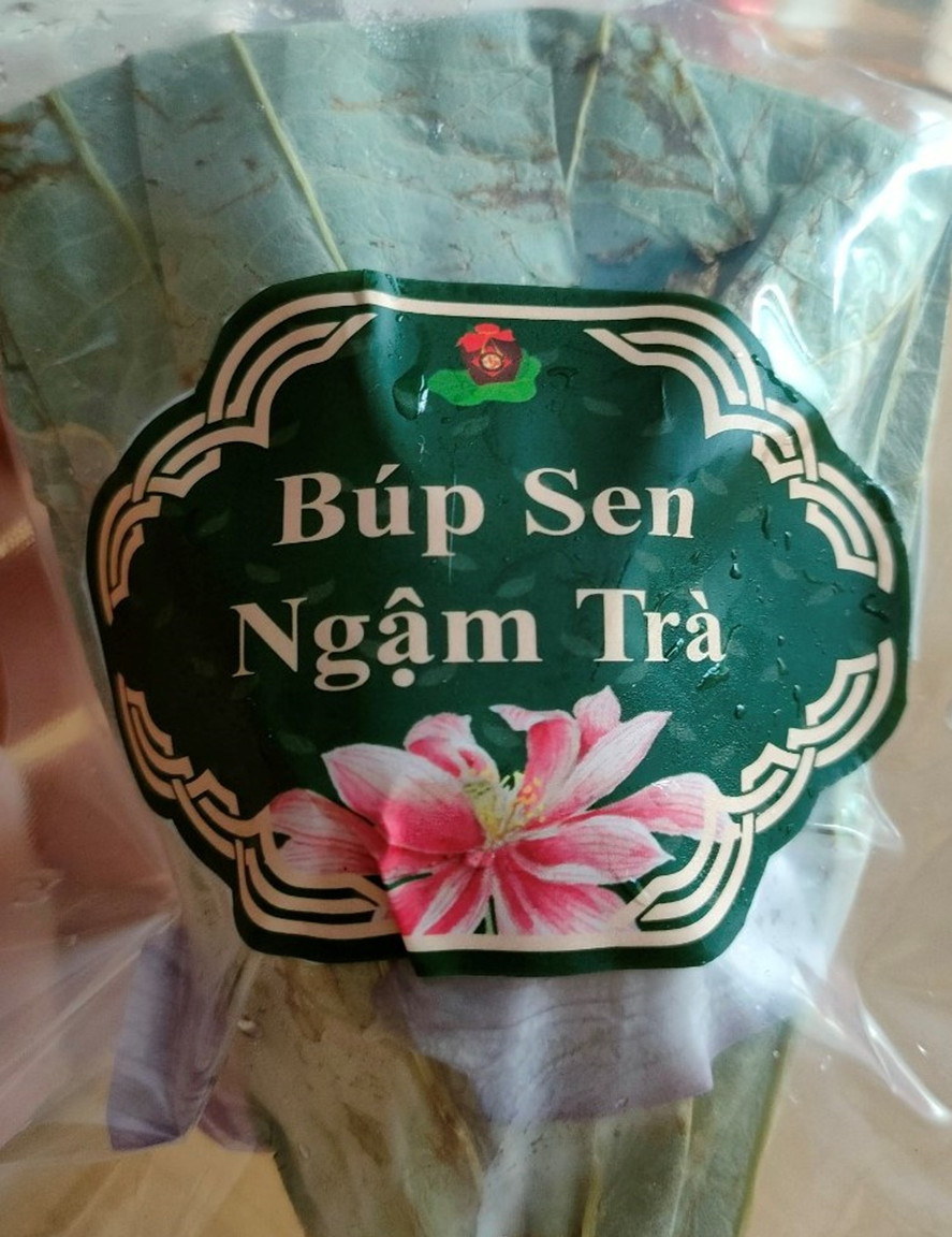 Búp Sen Ngậm Trà Tươi