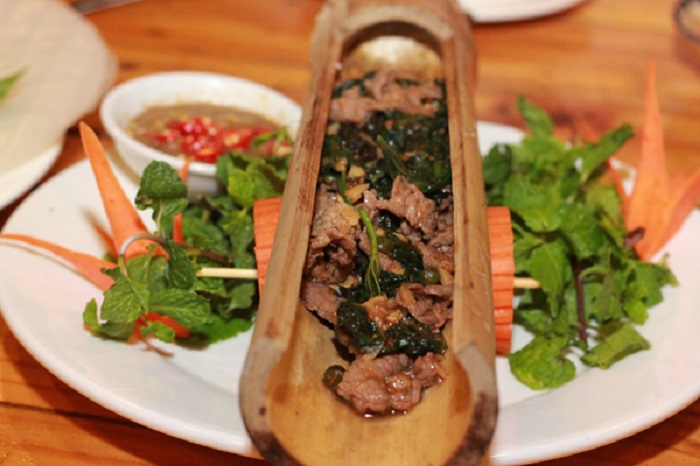 Heo Mọi Nướng ống Tre