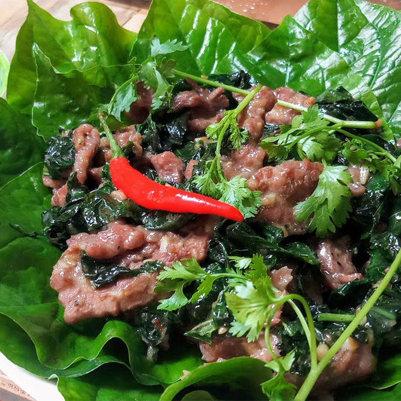 Trâu / bò xào lá lốt