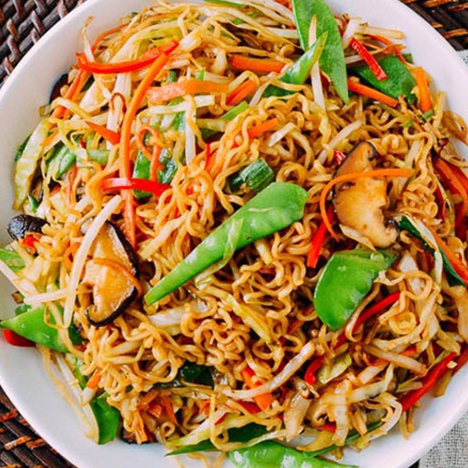 Mỳ xào trứng rau