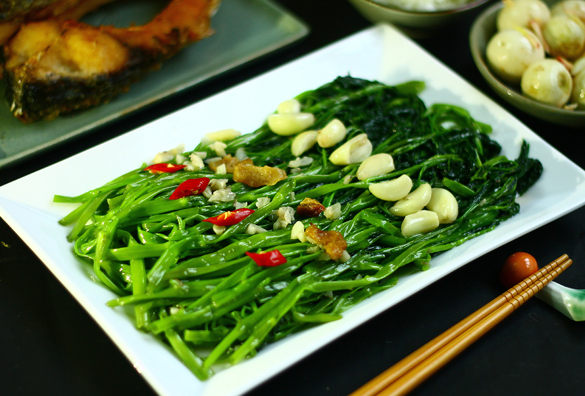 Rau muống luộc / xào tỏi