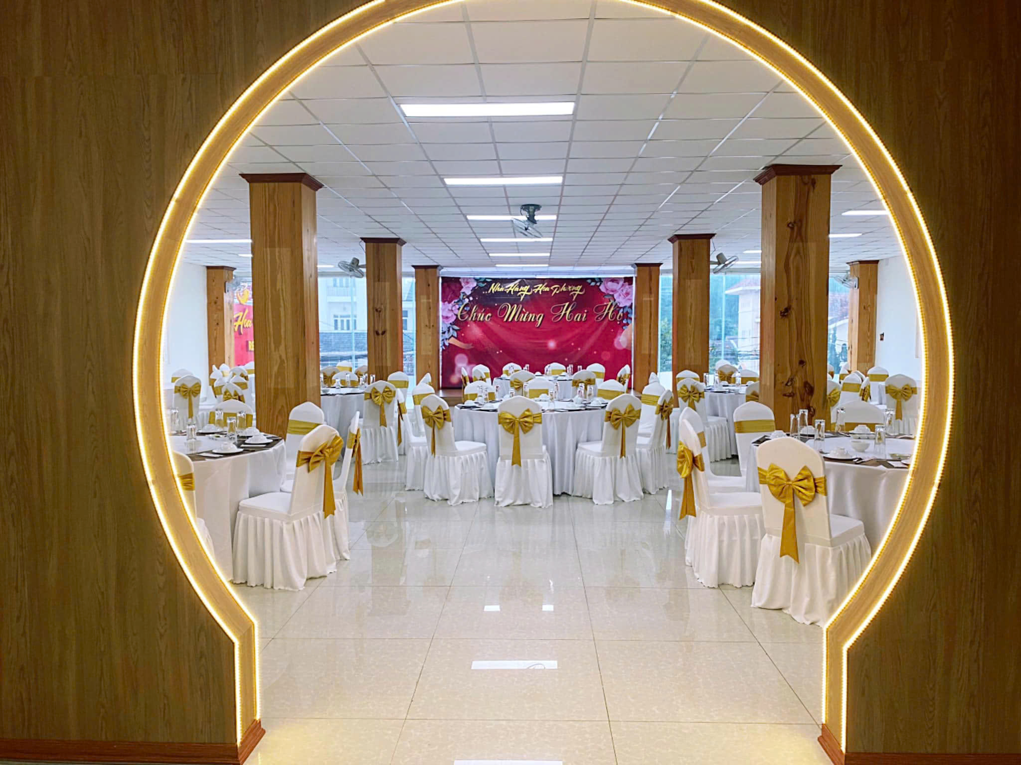 Nhà Hàng Hoa Phượng: 51 Hùng Vương, Phường 9, Thành phố Đà Lạt - 2
