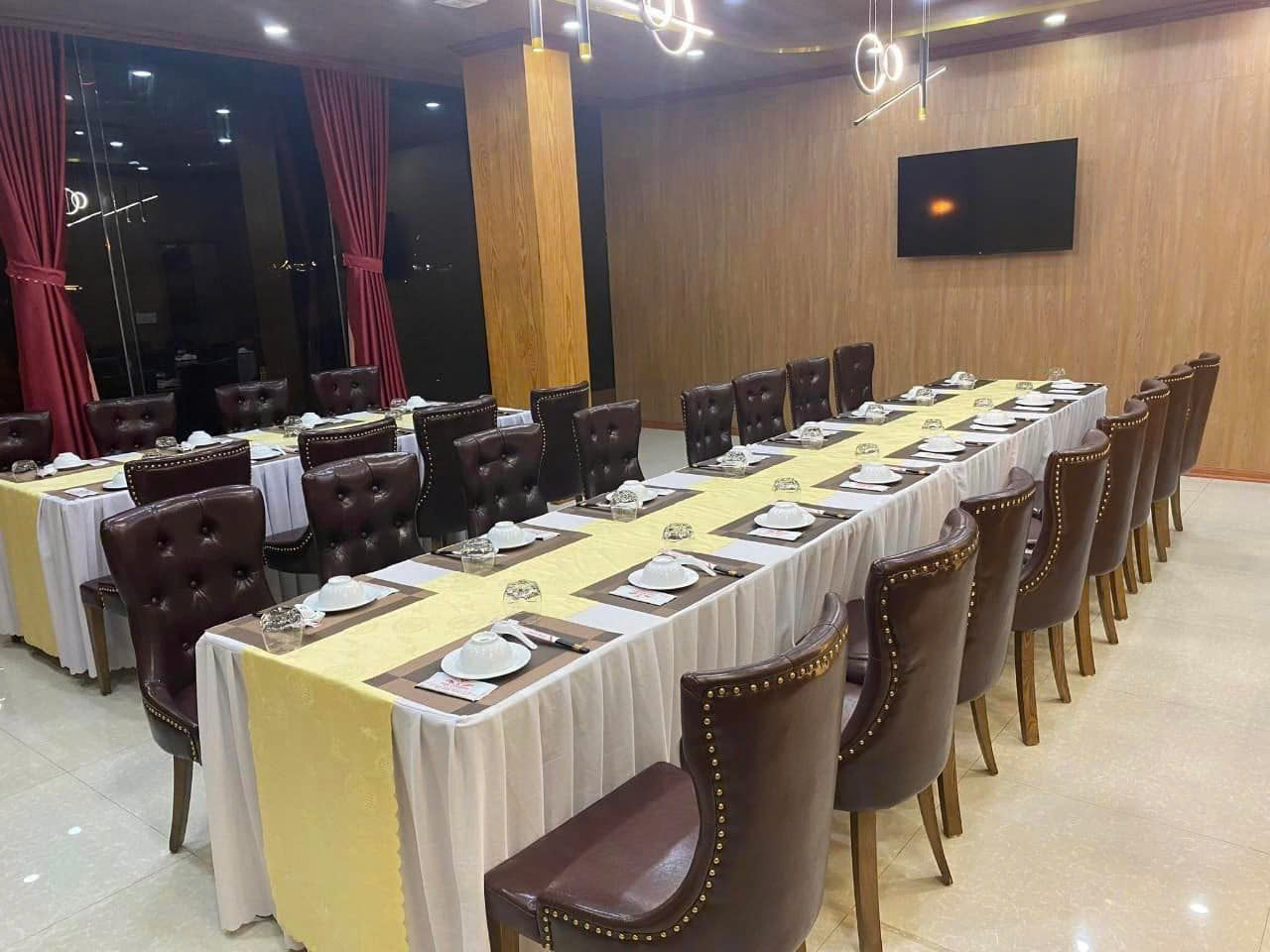 Nhà Hàng Hoa Phượng: 51 Hùng Vương, Phường 9, Thành phố Đà Lạt - 3